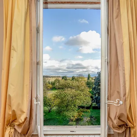 Chateau Du Pegulier بيت ضيافة