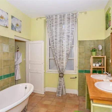 Penzion Chateau Du Pegulier Location Integrale 4*