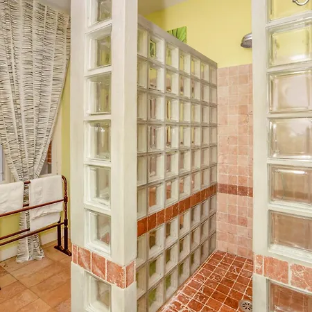 Pensión Chateau Du Pegulier Montaut-Ariège