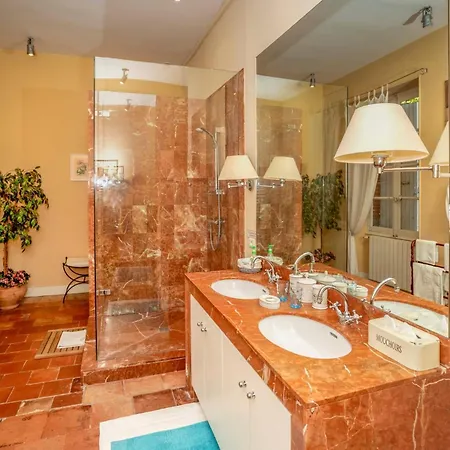 Domaine Du Pegulier 3*