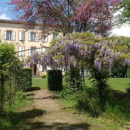 Domaine Du Pegulier Guest house