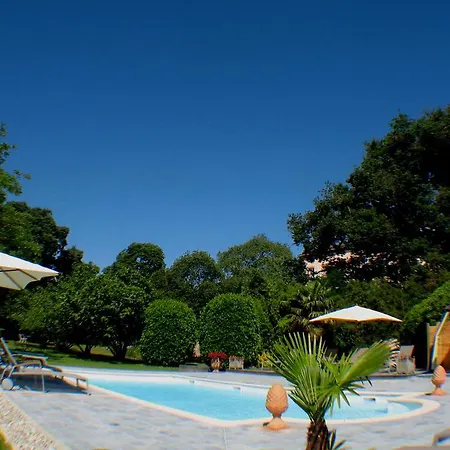 Chateau Du Pegulier Pensión